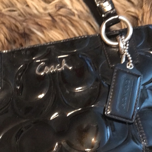 Lovely Coach Patent Leather Bag - Picture 4 of 8
